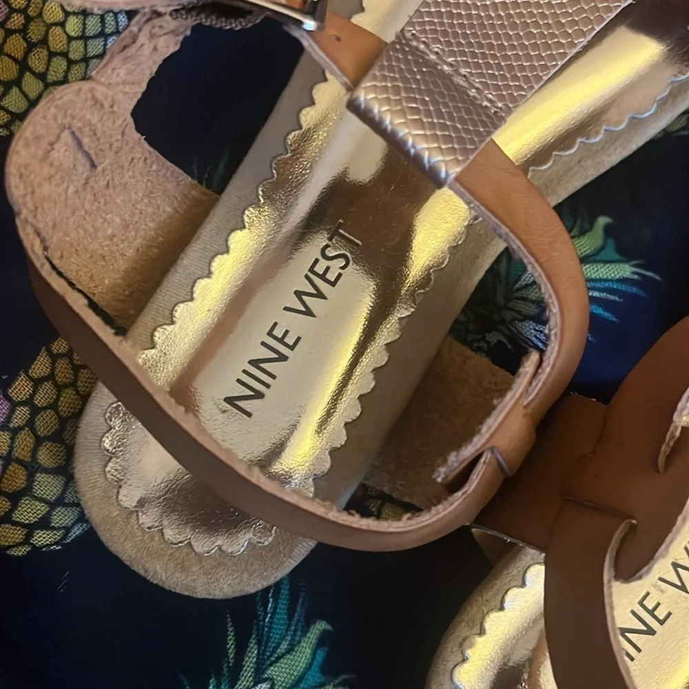 Brand New Nine West Girls Metallic Gold Tone Ankle Strap Tan Gladiator Sandals
